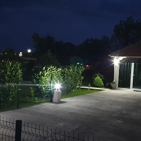 Cozzy Apartment Near The Aiport Podgorica Exterior photo