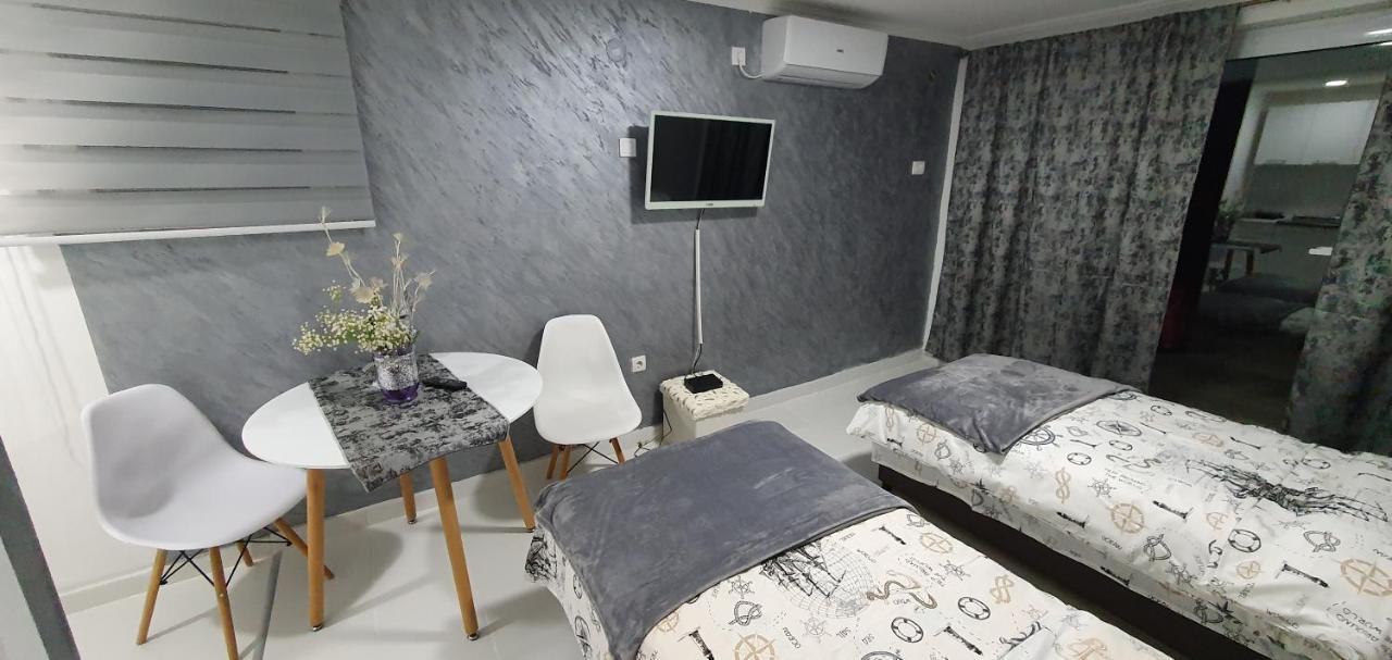 Apartment Cozzy Near The Aiport